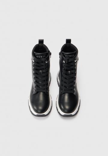 Сапожки на танкетке