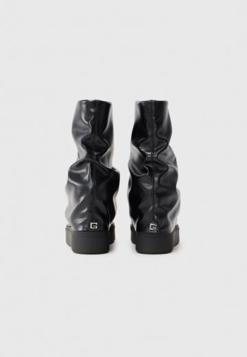 Полусапожки на высоком каблуке