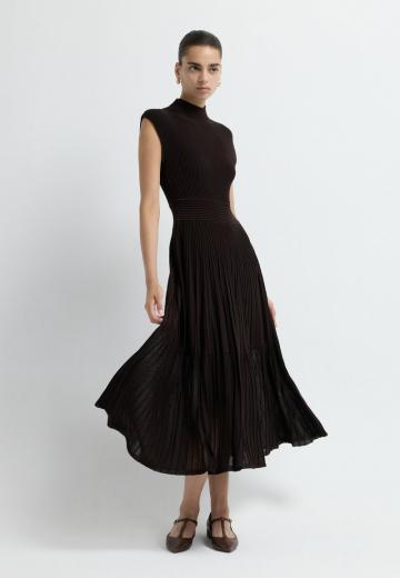 Вязаное платье