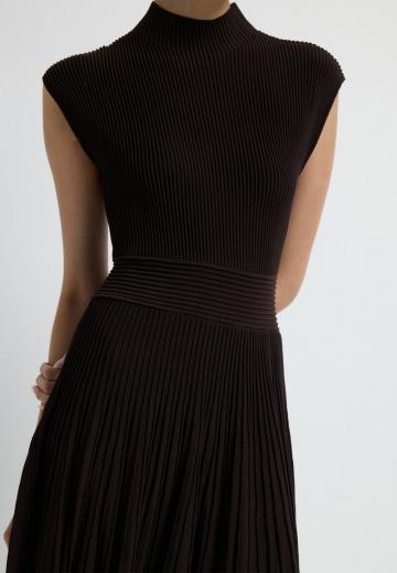 Вязаное платье