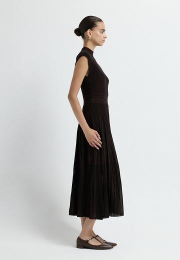 Вязаное платье