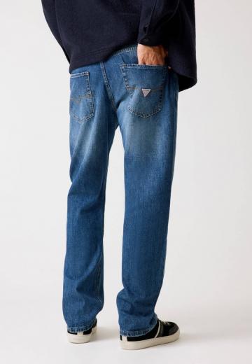 Прямые джинсы