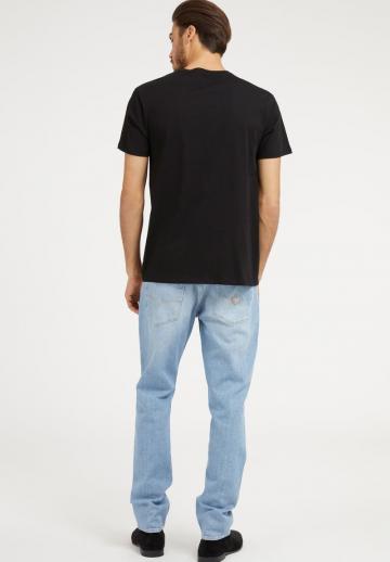 Узкие джинсы