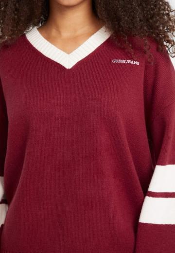 Пуловер с вырезом V