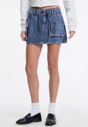 Юбка с накладными карманами