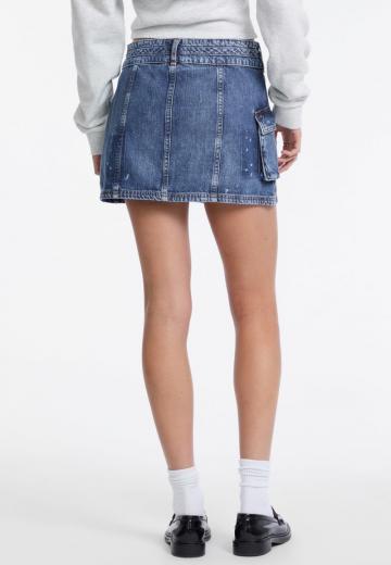 Юбка с накладными карманами