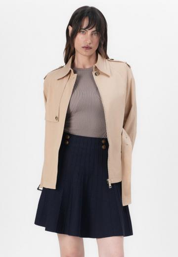 Куртка с накладнымит карманами