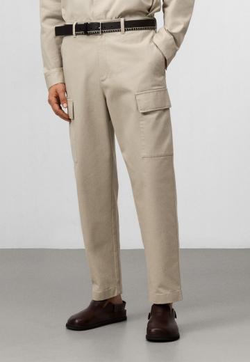 Брюки с накладными карманами