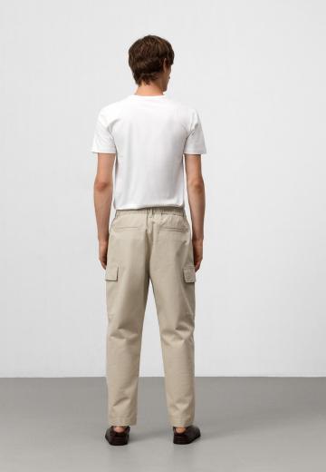 Брюки с накладными карманами