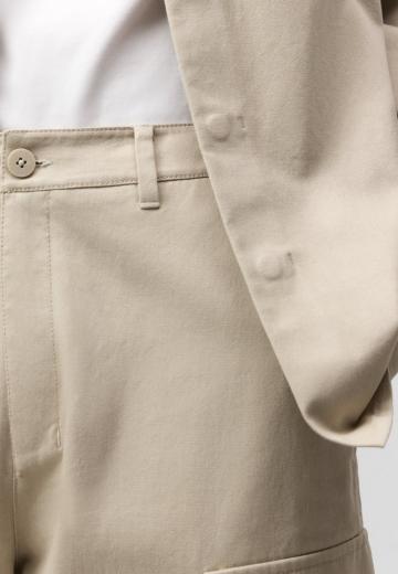 Брюки с накладными карманами