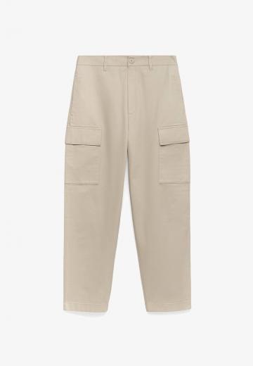 Брюки с накладными карманами