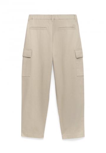 Брюки с накладными карманами