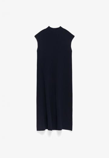 Вязаное платье