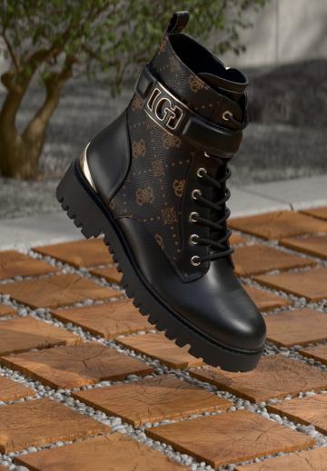 Ботинки на шнуровке