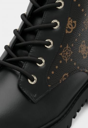 Ботинки на шнуровке