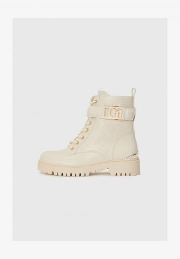 Ботинки на шнуровке