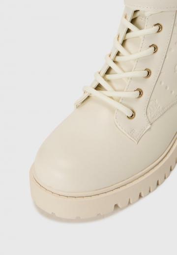 Ботинки на шнуровке