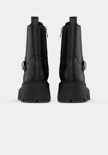 Ботинки на шнуровке