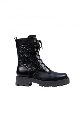 Ботинки на шнуровке