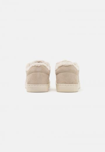 Гандбольные кроссовки