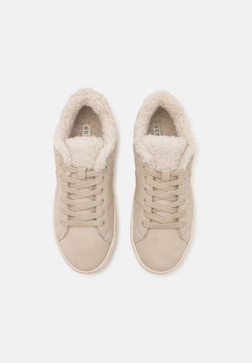 Гандбольные кроссовки