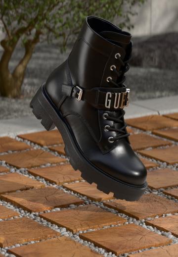 Ботинки на шнуровке