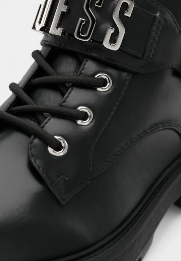 Ботинки на шнуровке