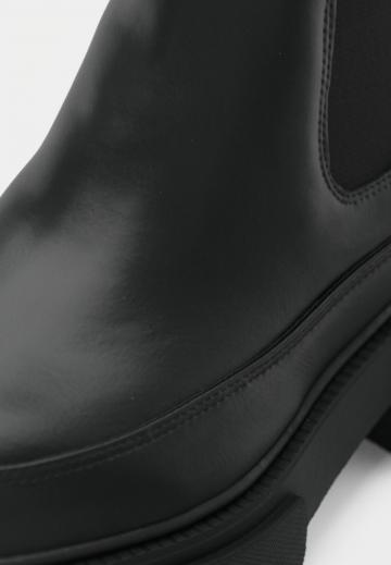 Полусапожки на платформе