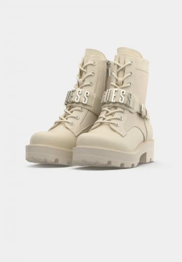 Сапожки на танкетке