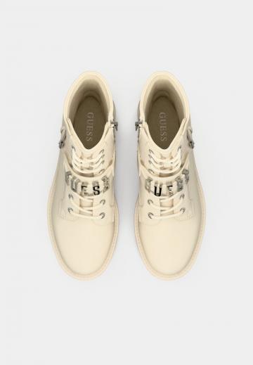 Сапожки на танкетке