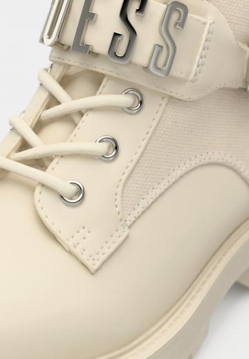 Сапожки на танкетке