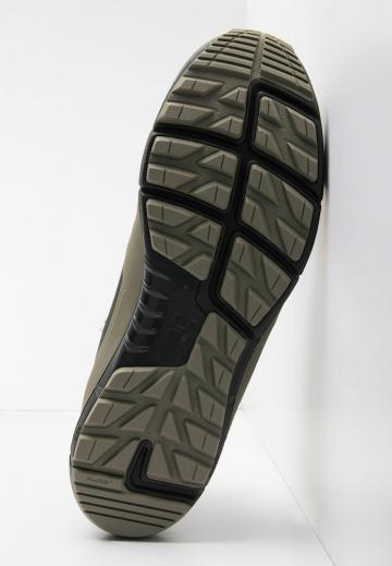 Походные ботинки