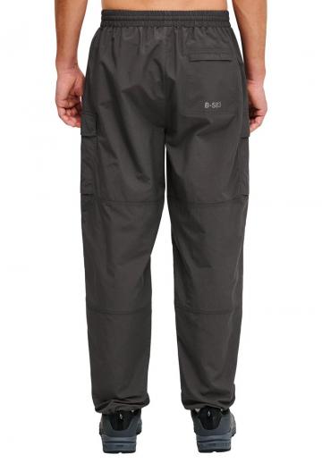 Брюки с накладными карманами