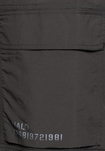 Брюки с накладными карманами