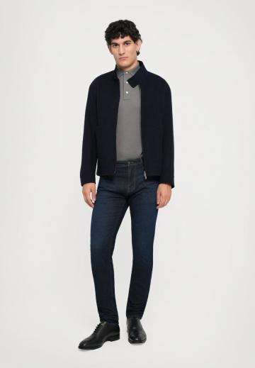 Узкие джинсы