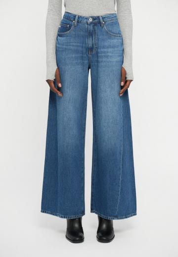 Джинсы бойфренда