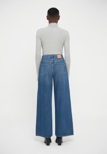 Джинсы бойфренда