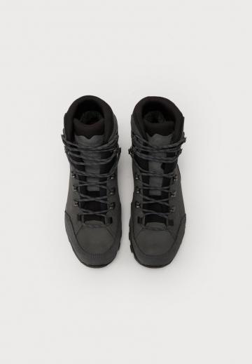 Походные ботинки