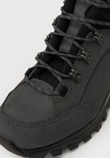 Походные ботинки