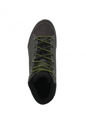 Походные кроссовки