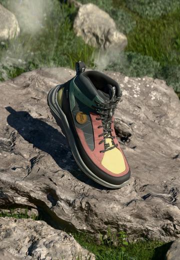 Походные кроссовки