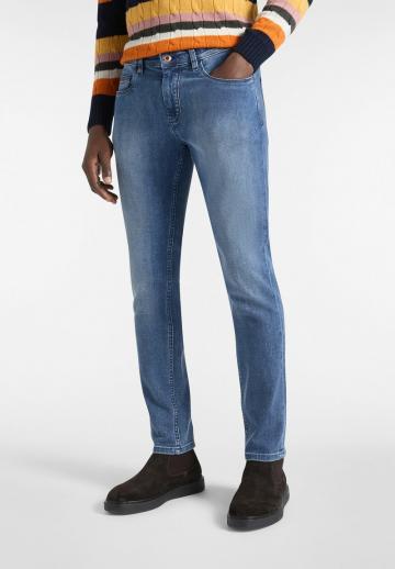 Узкие джинсы