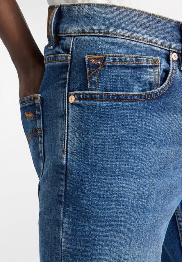 Прямые джинсы