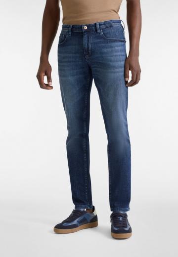 Узкие джинсы