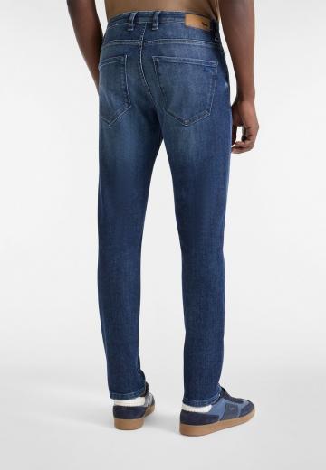 Узкие джинсы