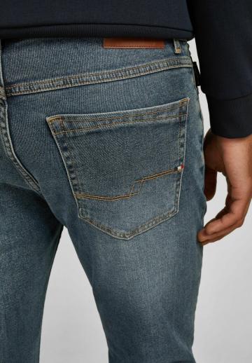 Прямые джинсы