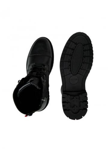 Ботинки на шнуровке