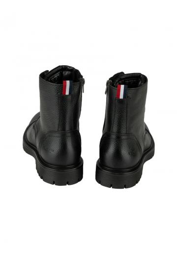 Ботинки на шнуровке