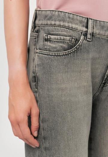 Прямые джинсы