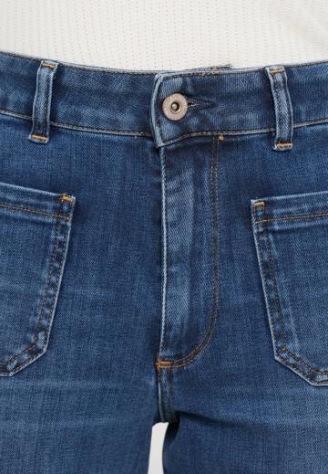 Клешеные джинсы